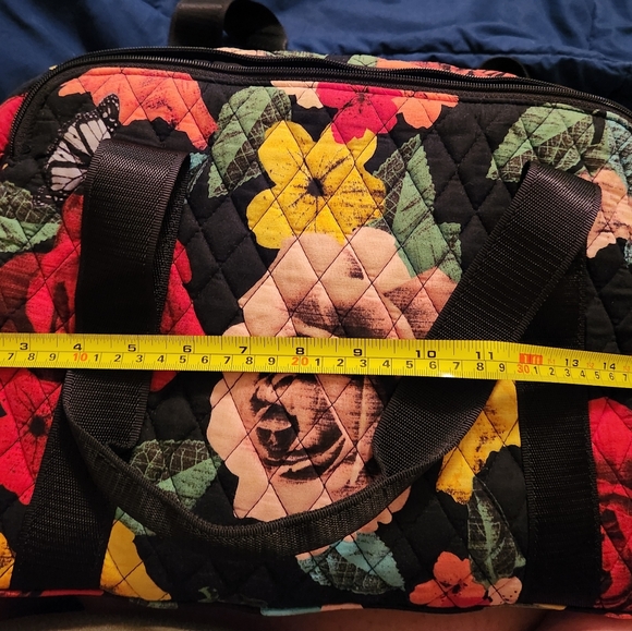 Vera Bradley Weekender - Picture 4 of 6